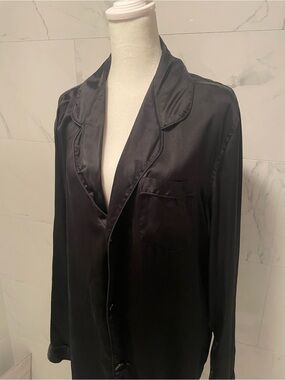 Victoria's Secret Black 100% Silk Pajama Top